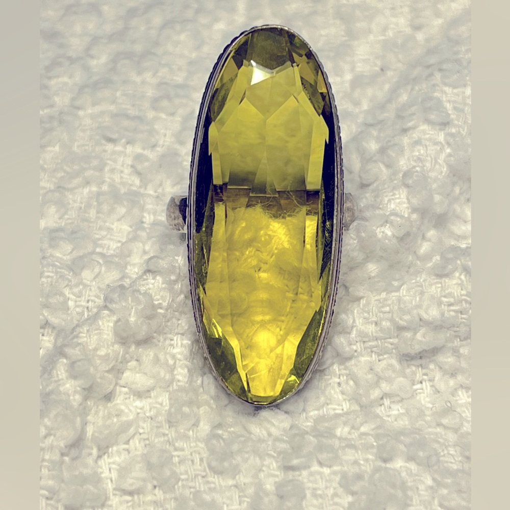 Large Yellowish Green Ring 💍 925